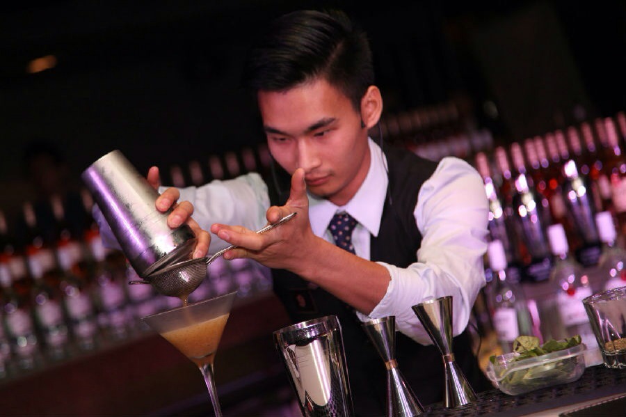 深圳羅湖招聘花式調(diào)酒師：1名，薪資5500-7000加提成