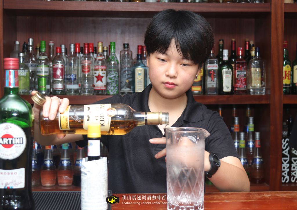 2020屆畢業(yè)生就業(yè)難？調(diào)酒師是個好選擇
